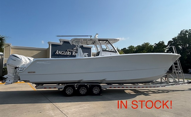 2027 Front Runner 37 Catamaran Whisper Gray 